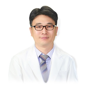 1내과 진남철 원장님.jpg